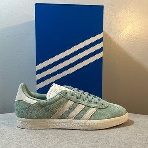 Adidas Classic Gazelle Suede Sneaker Hazy Green Women's Shoe Size 7 IG4393​​​